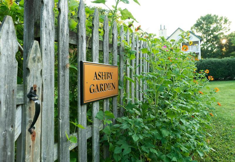 Ashby Inn & Restaurant Paris Exterior photo